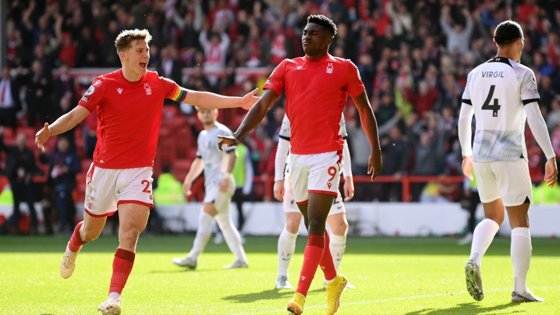 曾被李娜拥抱的女孩在网坛崭露头角 家里为她卖深圳房.